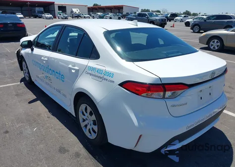 2021 Toyota Corolla Le z USA, uszkodzony, nr VIN 5YFEPMAE8MP247667